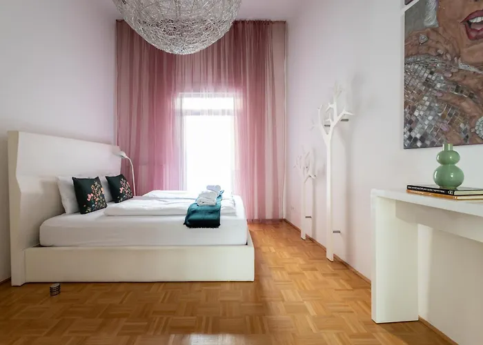 Urban 1br Near Metro *