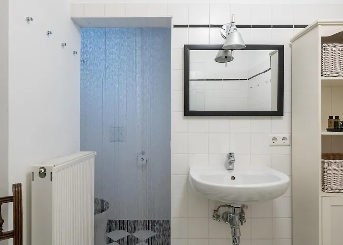 Urban 1br Near Metro Apartment *